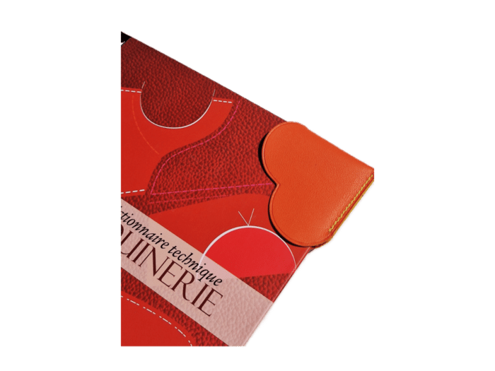 marque page coeur - cuir orange - finition jaune - maroquinerie artisanale Haute-Savoie