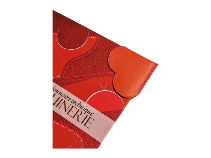 marque page coeur - cuir orange - finition rose - maroquinerie artisanale Haute-Savoie