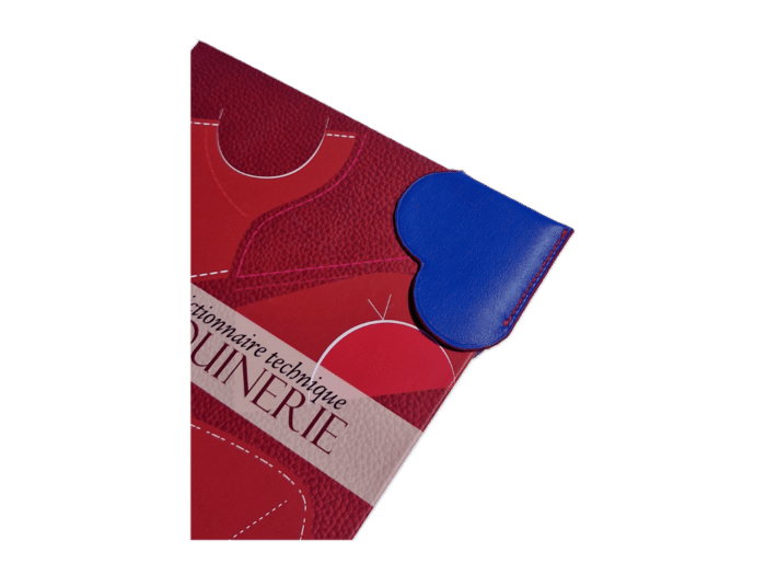 marque page coeur - cuir bleu - finition rouge - maroquinerie artisanale Haute-Savoie