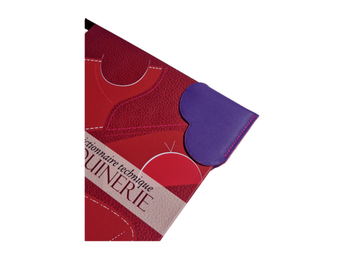 marque page coeur - cuir violet - finition rose - maroquinerie artisanale Haute-Savoie