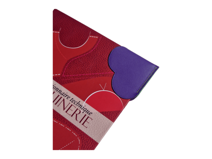 marque page coeur - cuir violet - finition vert pomme - maroquinerie artisanale Haute-Savoie