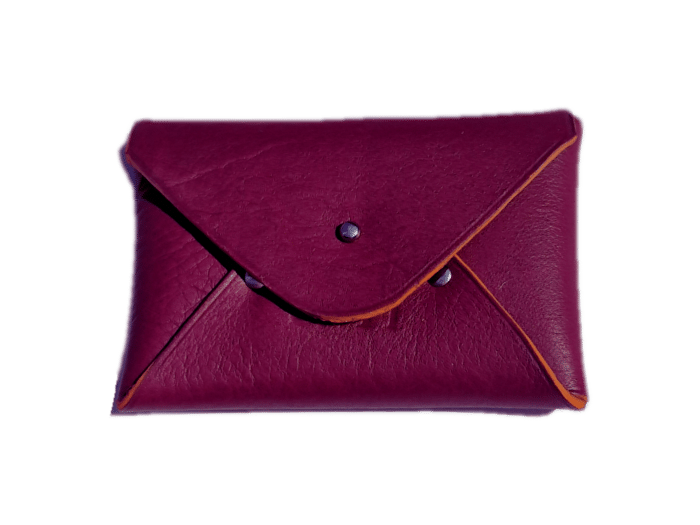 porte cartes enveloppe - cuir bordeaux - finition orange - maroquinerie artisanale Haute-Savoie